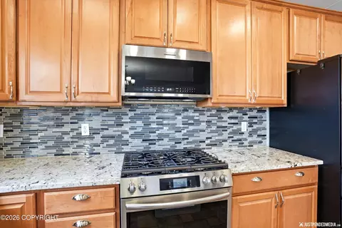 Kitchen - 17135 Hideaway Ridge Dr, Eagle River, AK 99577 photo 1 of 4