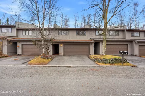 629 Highlander Cir, Anchorage, AK 99518