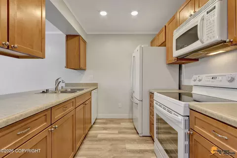 Kitchen - 6263 E 41st Ct, Anchorage, AK 99504 photo 2 of 4