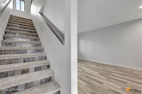 Entry Way - 6263 E 41st Ct, Anchorage, AK 99504 photo 5 of 8