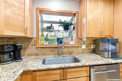 1301 Zarvis Pl, Anchorage, AK 99508 photo 14