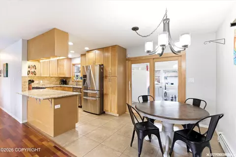 1301 Zarvis Pl, Anchorage, AK 99508 photo 11