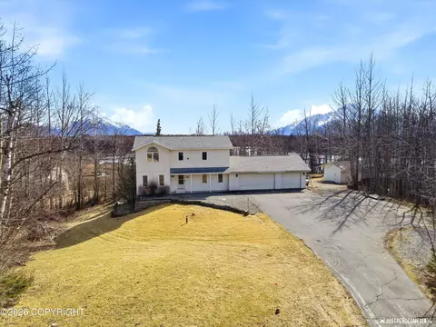 4015 N Hazelwood Cir, Palmer, AK 99645