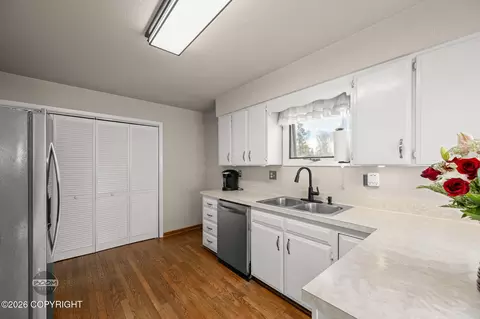 Kitchen - 12901 Troy St, Anchorage, AK 99515 photo 4 of 6