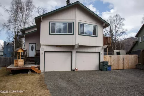 17743 Nitoanya Cir, Eagle River, AK 99577