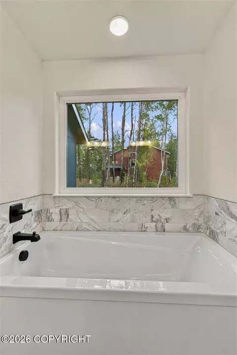 Bath - 7726 E Obsidian Loop, Wasilla, AK 99654 photo 5 of 8