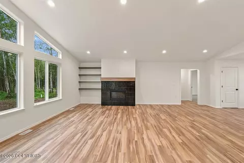 Living - 7726 E Obsidian Loop, Wasilla, AK 99654 photo 6 of 10