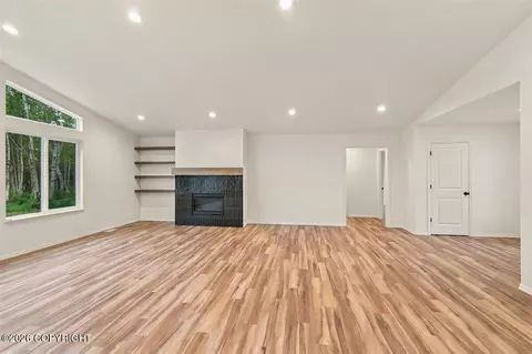 Living - 7726 E Obsidian Loop, Wasilla, AK 99654 photo 8 of 10