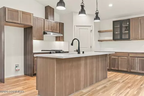 Kitchen - 7726 E Obsidian Loop, Wasilla, AK 99654 photo 6 of 11