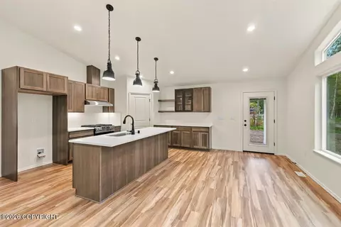 Kitchen - 7726 E Obsidian Loop, Wasilla, AK 99654 photo 2 of 11
