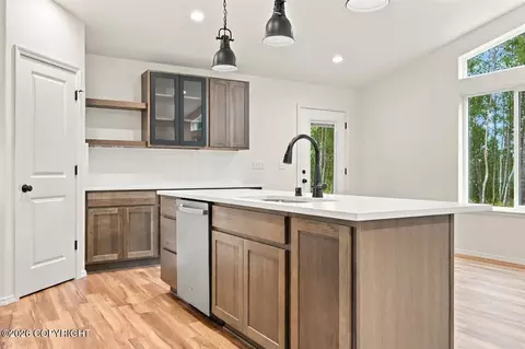 Kitchen - 7726 E Obsidian Loop, Wasilla, AK 99654 photo 5 of 11