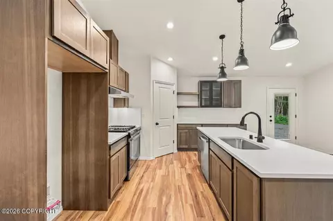 Kitchen - 7726 E Obsidian Loop, Wasilla, AK 99654 photo 8 of 11