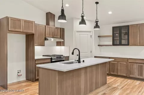 Kitchen - 7726 E Obsidian Loop, Wasilla, AK 99654 photo 3 of 11