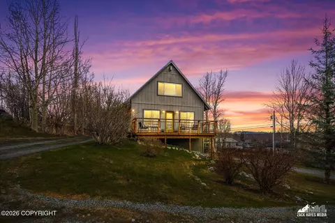 425 N Bailey St, Palmer, AK 99645