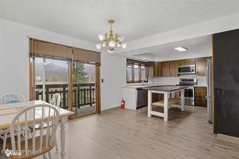 1950 Rebel Ridge Dr, Anchorage, AK 99504