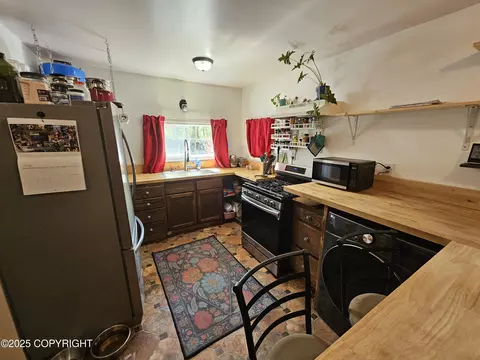 Kitchen - 47459 S Barehook St, Willow, AK 99688 photo 4 of 14