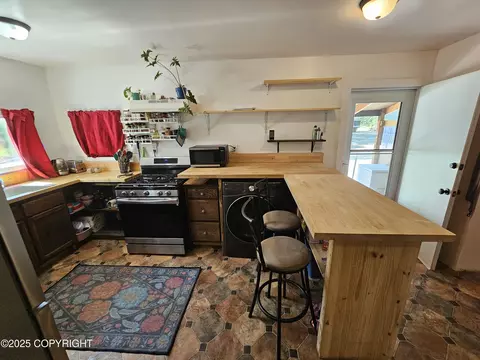 Kitchen - 47459 S Barehook St, Willow, AK 99688 photo 13 of 14
