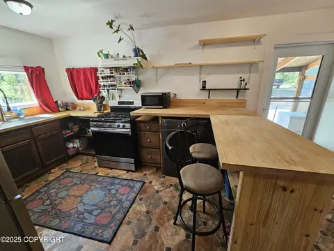 Kitchen - 47459 S Barehook St, Willow, AK 99688 photo 6 of 14
