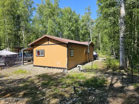 Exterior - 47459 S Barehook St, Willow, AK 99688 photo 1 of 14