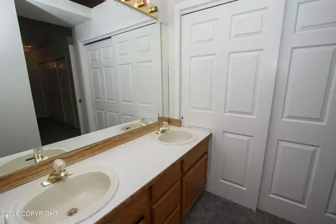 Bath - 19301 Verdant Cir, Eagle River, AK 99577 photo 3 of 7