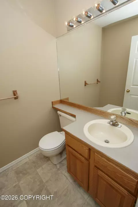 Bath - 19301 Verdant Cir, Eagle River, AK 99577 photo 2 of 7