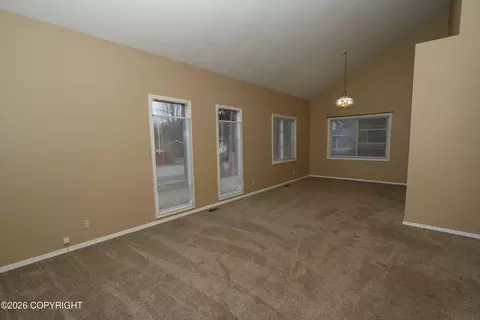 Living - 19301 Verdant Cir, Eagle River, AK 99577 photo 2 of 5