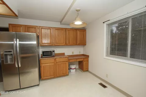 Kitchen - 19301 Verdant Cir, Eagle River, AK 99577 photo 1 of 4