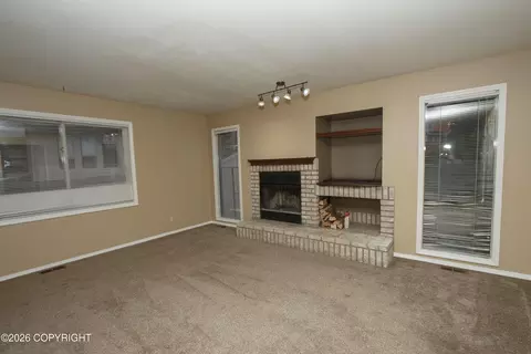 Living - 19301 Verdant Cir, Eagle River, AK 99577 photo 4 of 5