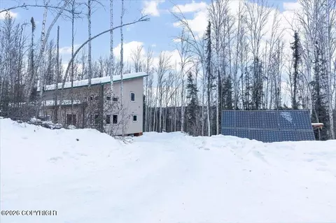 1184 N Hubnerite Rd, Fairbanks, AK 99712