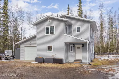 3760 Helensdale Ave, North Pole, AK 99705