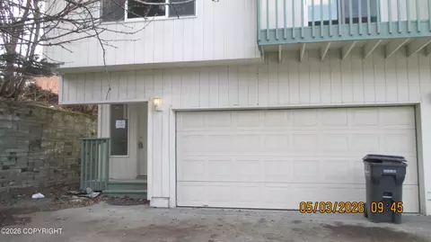 275 Creekside St #4, Anchorage, AK 99504