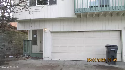 275 Creekside St # 4, Anchorage, AK 99504