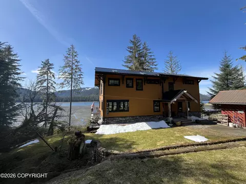 894 Mitkof Hwy, Petersburg, AK 99833