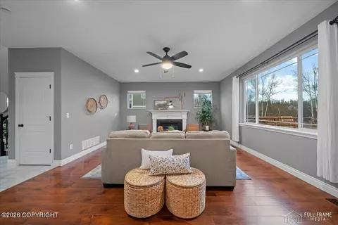 Living - 7092 E Riparian Loop, Palmer, AK 99645 photo 2 of 4