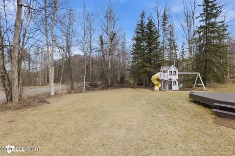 Exterior - 23032 Skyview Dr, Chugiak, AK 99567 photo 10 of 11