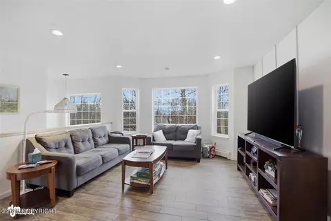 Living - 23032 Skyview Dr, Chugiak, AK 99567 photo 1 of 3