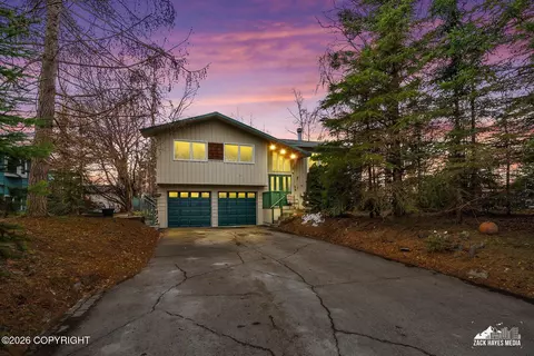 3326 W 30th Ave, Anchorage, AK 99517