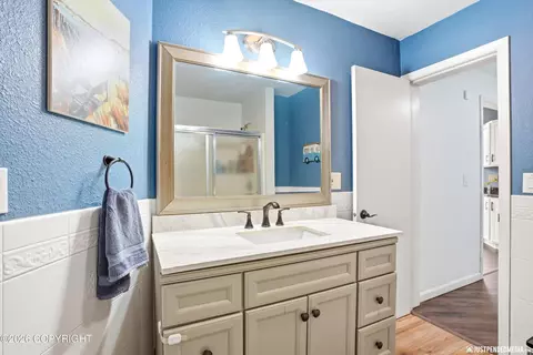 Bath - 19437 Inlet View Dr, Chugiak, AK 99567 photo 1 of 5