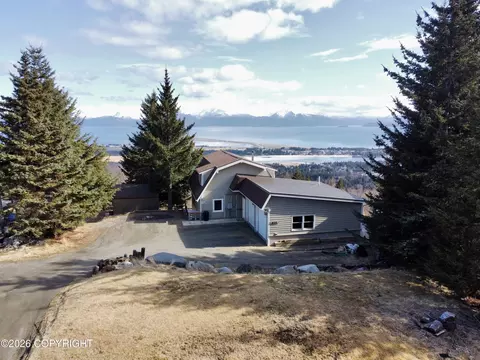 825 Rosebud Ct, Homer, AK 99603