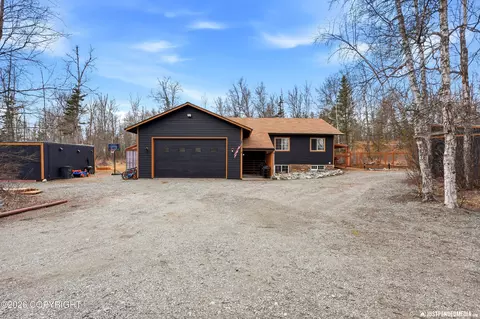 1400 N Armor Ct, Wasilla, AK 99654