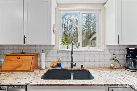20506 Jayhawk Dr, Chugiak, AK 99567 photo 10