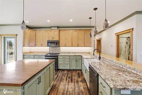 Kitchen - 67579 Endless View Loop, Homer, AK 99603 photo 4 of 11