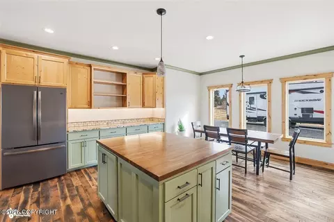 Kitchen - 67579 Endless View Loop, Homer, AK 99603 photo 7 of 11
