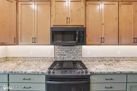 Kitchen - 67579 Endless View Loop, Homer, AK 99603 photo 6 of 11