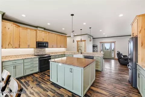 Kitchen - 67579 Endless View Loop, Homer, AK 99603 photo 10 of 11