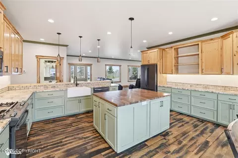 Kitchen - 67579 Endless View Loop, Homer, AK 99603 photo 8 of 11