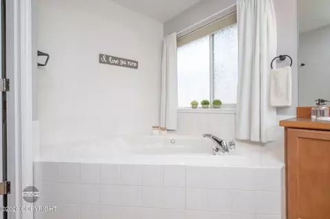 Bath - 16663 Baird Cir, Eagle River, AK 99577 photo 4 of 9