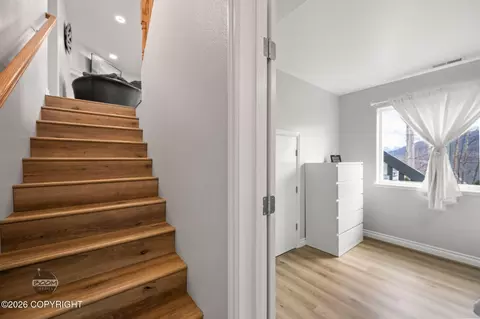 Entry Way - 16663 Baird Cir, Eagle River, AK 99577 photo 6 of 8