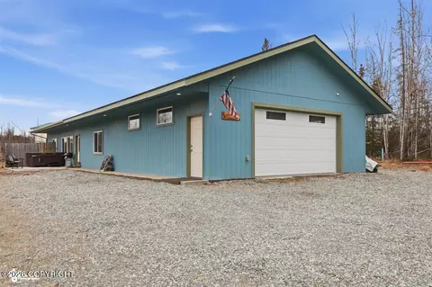 3946 S France Ct, Big Lake, AK 99652
