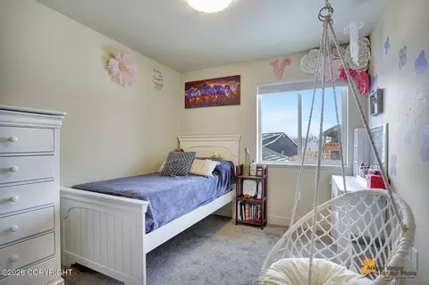 Bedroom - 1138 E Mountain Peak Loop, Palmer, AK 99645 photo 3 of 6